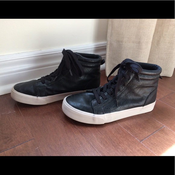 Boys black lace up high tops - Picture 3 of 9